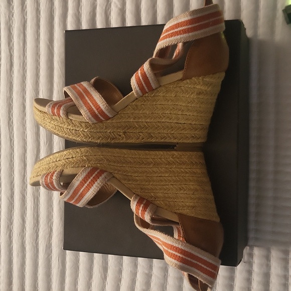 Kenneth Cole Reaction Slip on wedge heel Sandal Size 8 New With Box - Picture 3 of 9